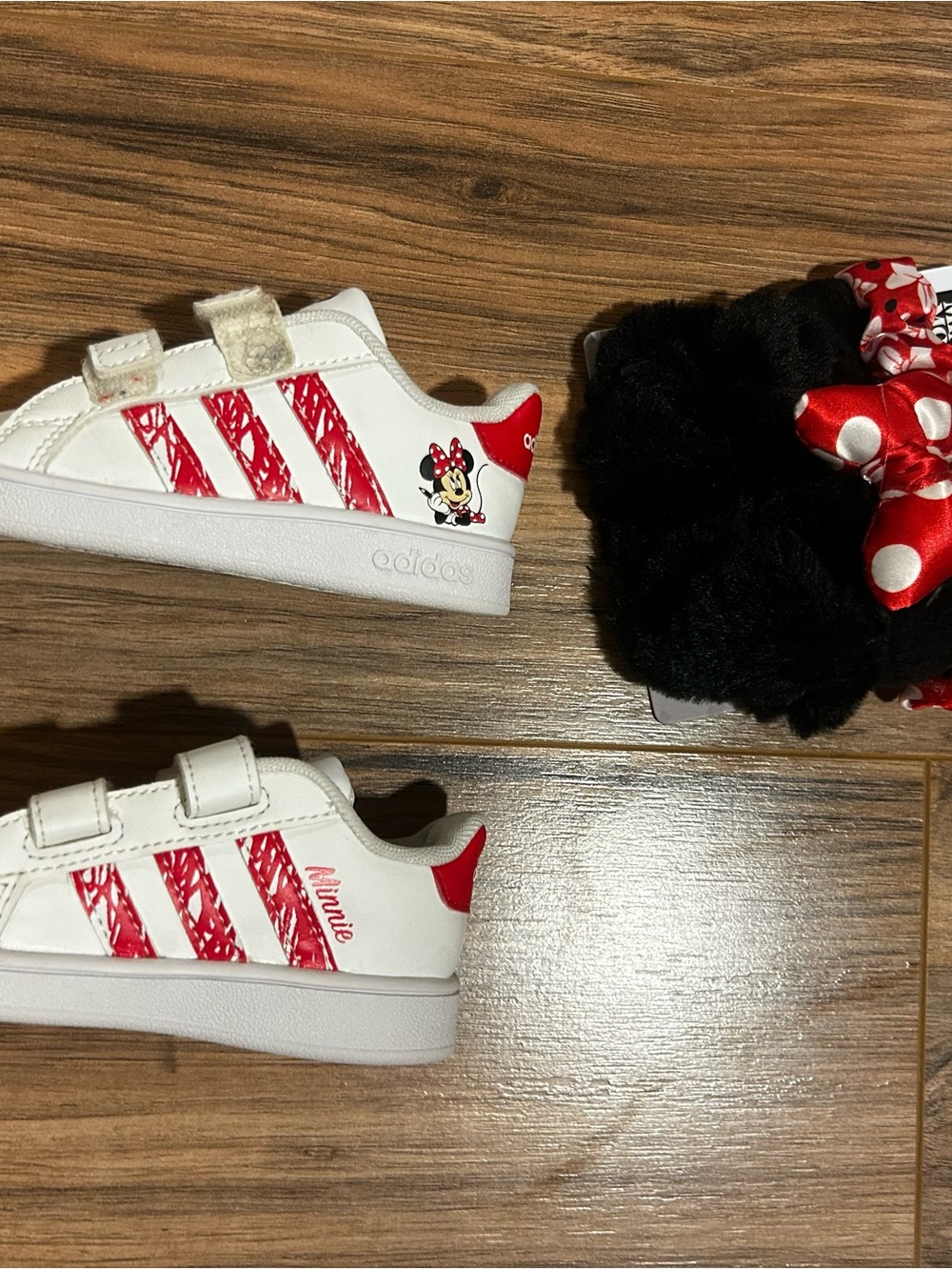 Girls White Sneakers with Red Minnie Mouse Accent - Picture 2 of 5